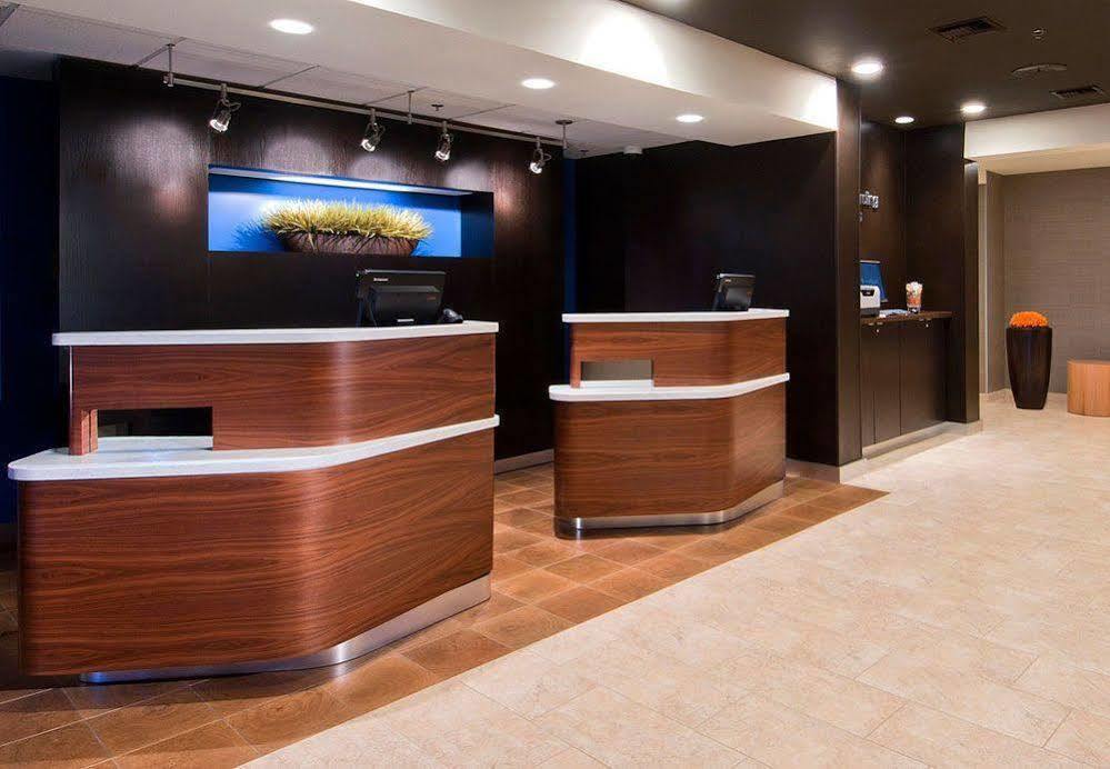 Courtyard By Marriott Appleton Riverfront Exterior photo